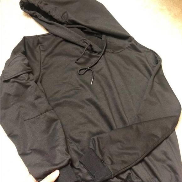 <SOLD> Black Drawstring Hoodie & Sweatpants - Picture 4 of 5